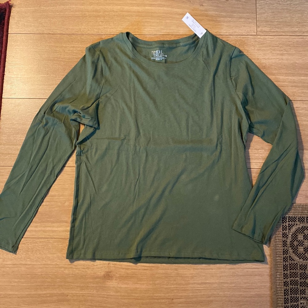 Time and Tru green shirt